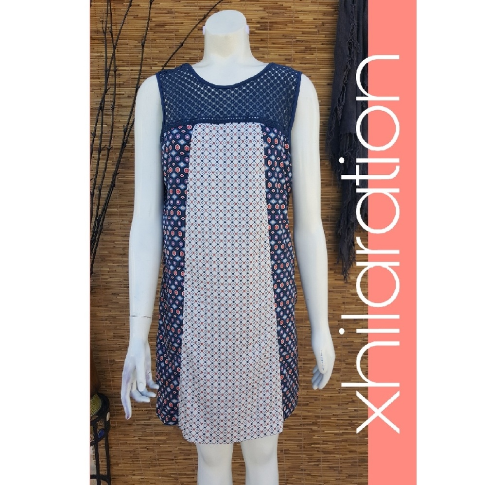 Sleeveless Geometric Hexagon Print Blue Lace Dress